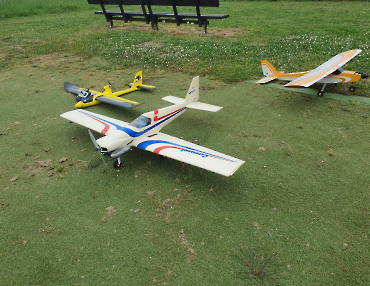 Journée découverte aéromodelisme avec les jeunes de Beaufort en vallée